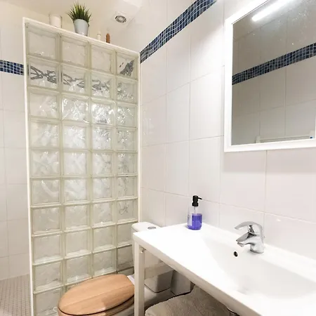 Studio Pour 2 Personnes Quartier Des Batignolles Appartement Parijs