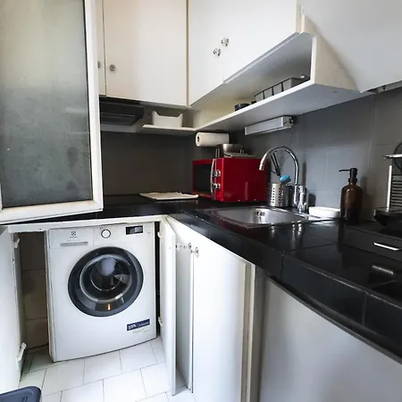 Studio Pour 2 Personnes Quartier Des Batignolles Appartement